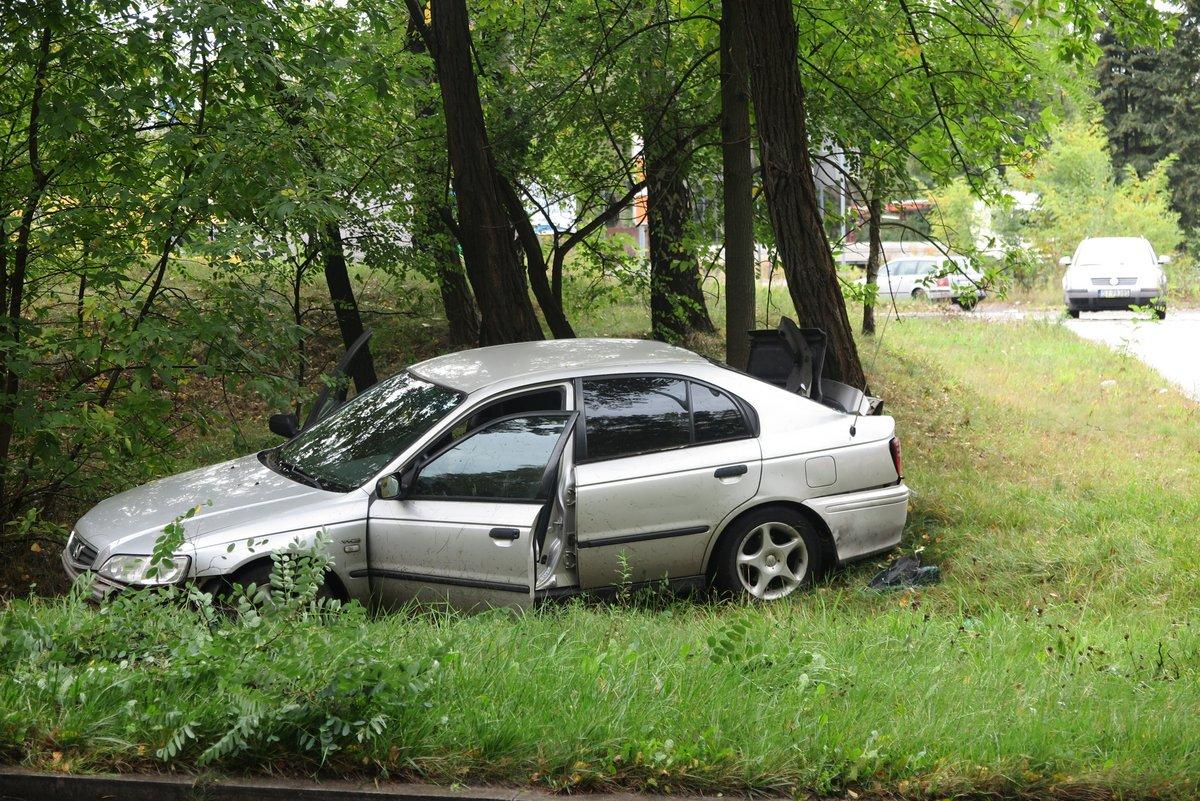 Kierowca Renault Clio uciekł z miejsca wypadku