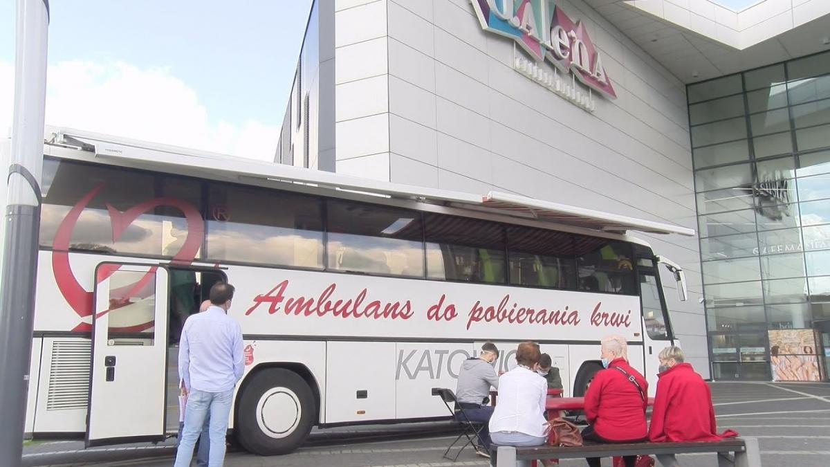 Krwiodawcy tłumnie przed Galeną