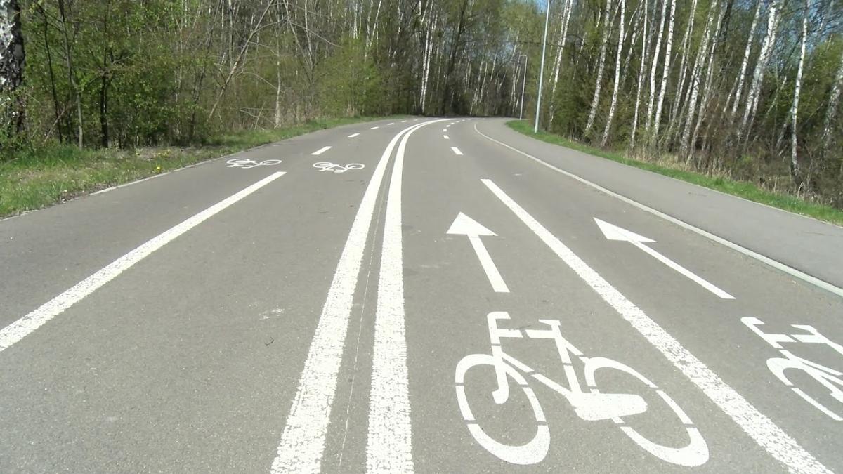 Spacer z maseczką na Velostradzie