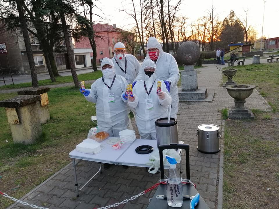 Wolontariusze #koronajaworzno wydali prawie 2500 posiłków