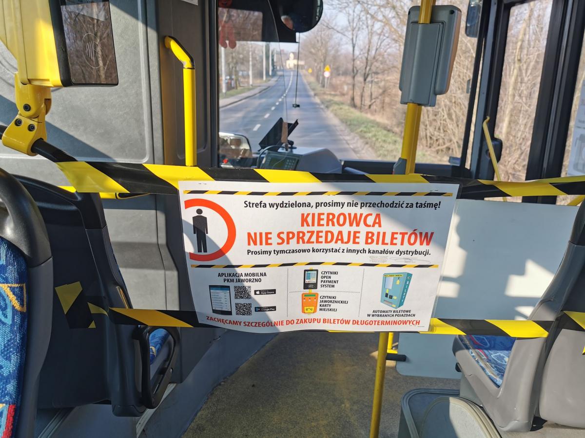 PKM Jaworzno - agresywny pasażer napluł na kierowcę krzycząc, że ma koronawirusa