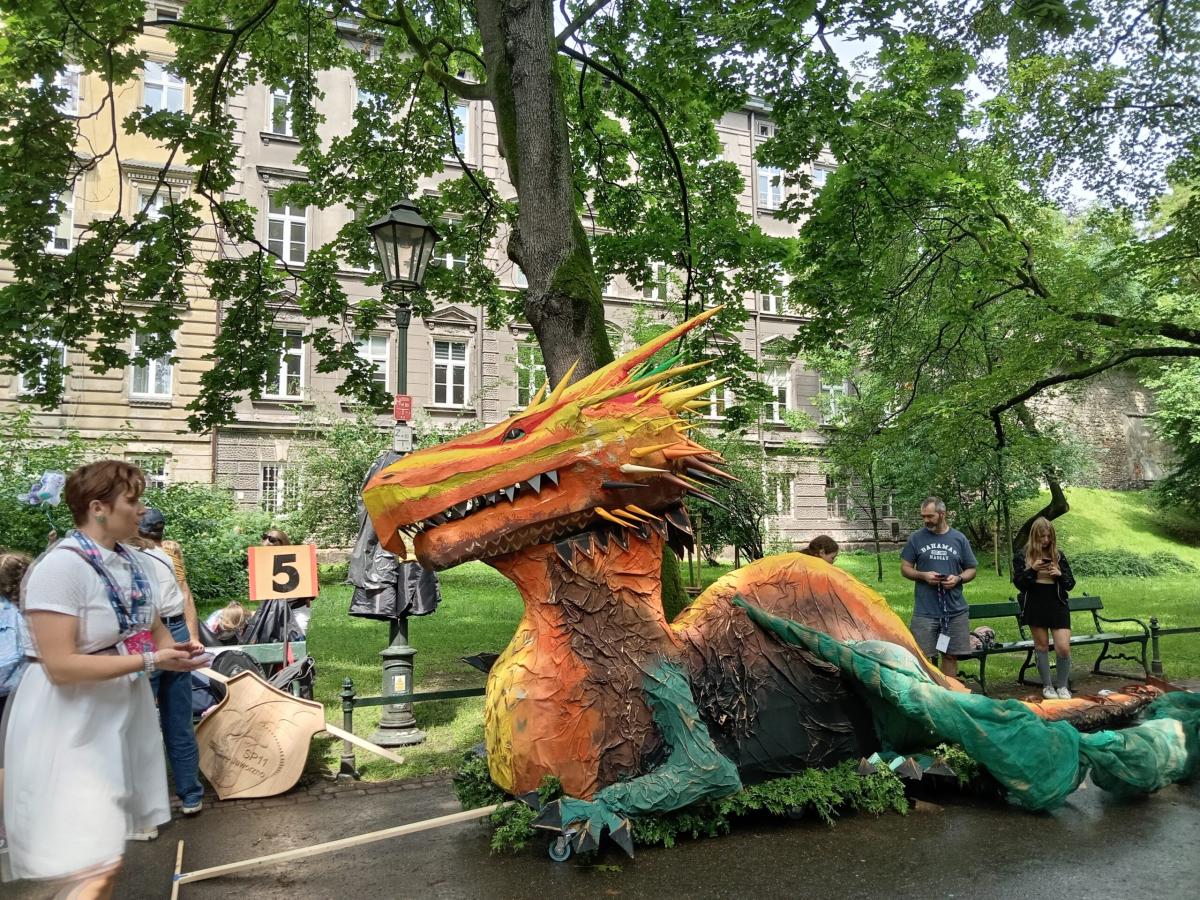 Szkoła Podstawowa nr 11 w krakowskiej paradzie smoków