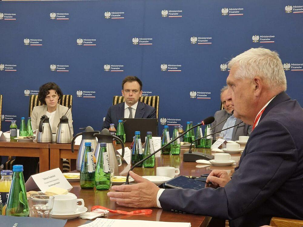 Jakie są wyniki rozmów o reformie systemu finansów JST?