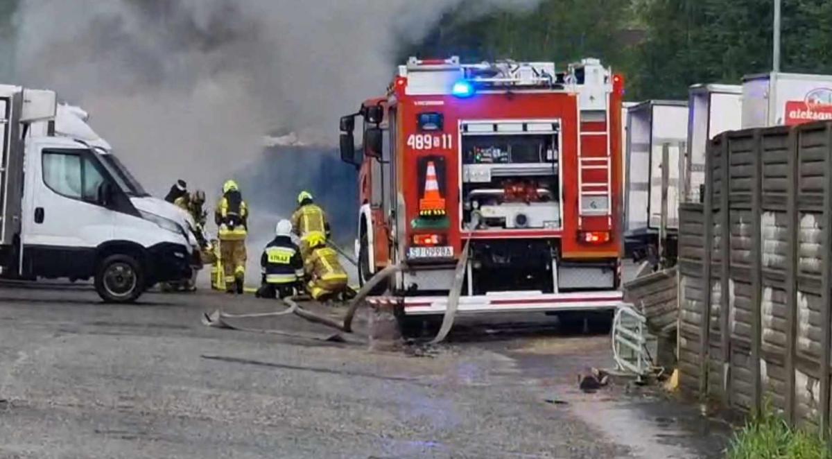 Spłonął samochód dostawczy