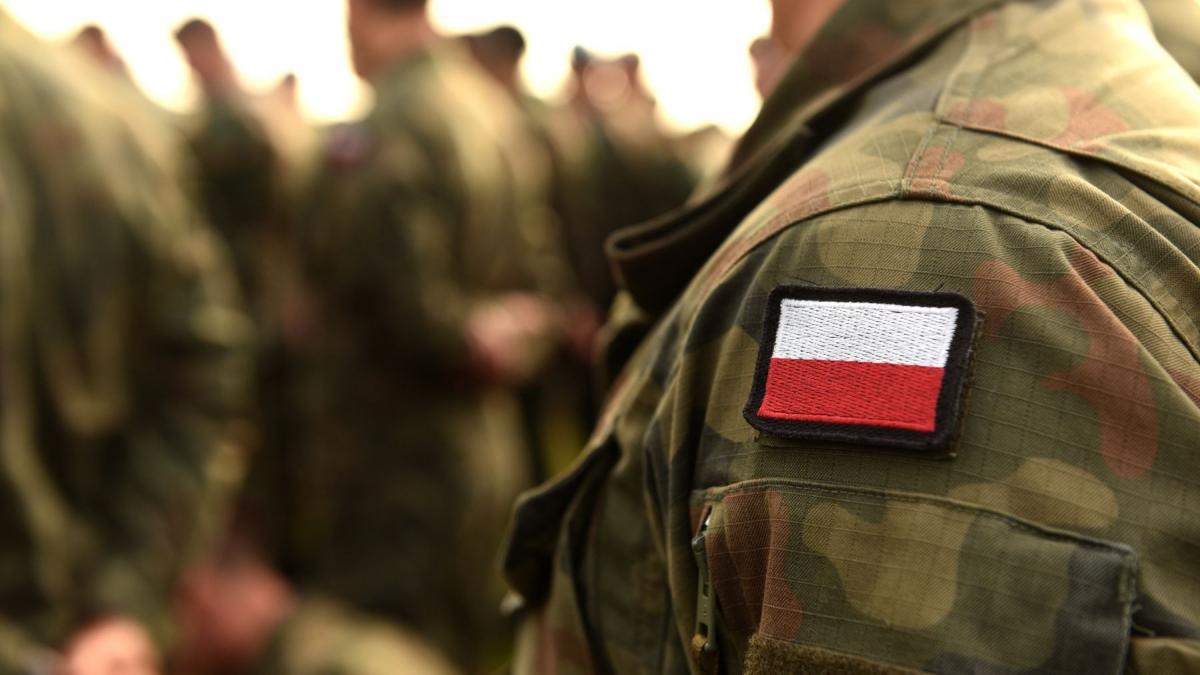 Wielu Polaków w razie wojny nie chce chwytać za broń. Wolą wyjechać z  kraju