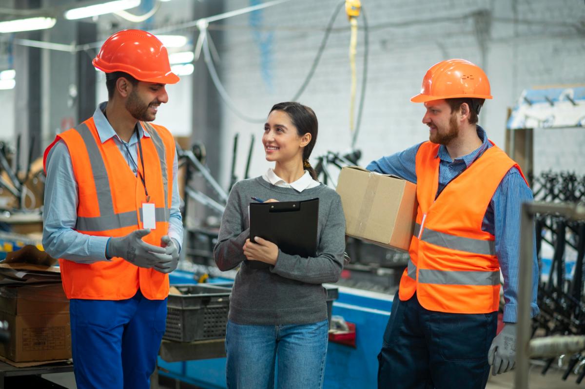 Jak znaleźć i zatrudnić większą grupę pracowników na produkcję?