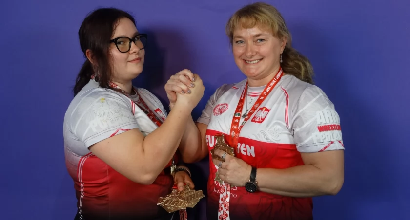 Bitwa pokoleń czyli Julia Tarasek walczyła z matką w Mistrzostwach Armwrestlingu