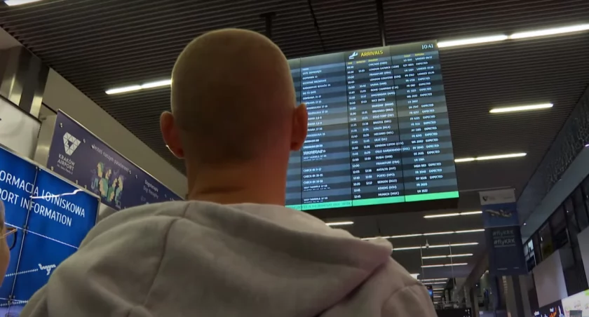 Nie poleciała na wakacje z rodziną. Urząd omyłkowo unieważnił jej dowód
