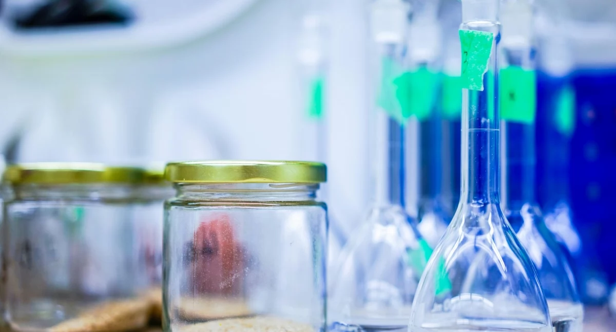 Skąd brać wysokiej jakości surowce chemiczne?