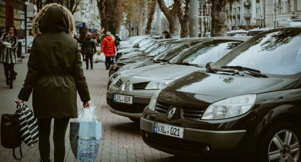 Wziąłeś bilet, ale i tak dostałeś karę? Żniwa na parkingach przed sklepami