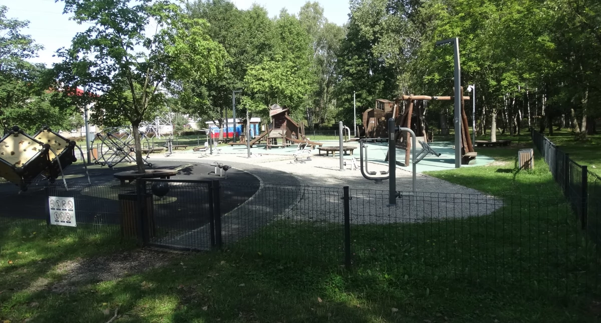 Plac zabaw w Parku Lotników wymaga remontu