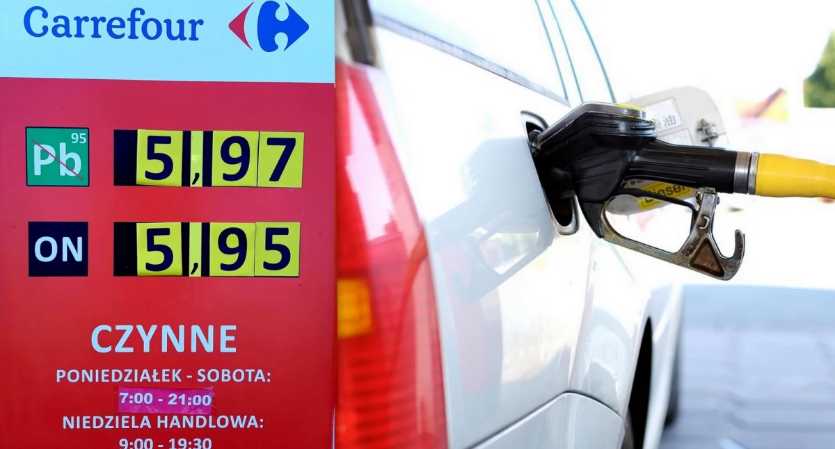 Promocyjna cena na paliwo na stacji Carrefour na Osiedlu Stałym