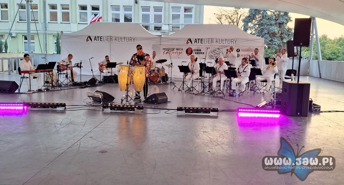 eM Band i pan Juan Carlos czyli ...„chodźcie, chodźcie tańczymy”
