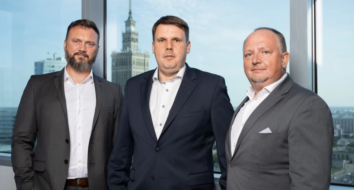 Zmiany w zarządzie ElectroMobility Poland: Tomasz Kędzierski nowym prezesem