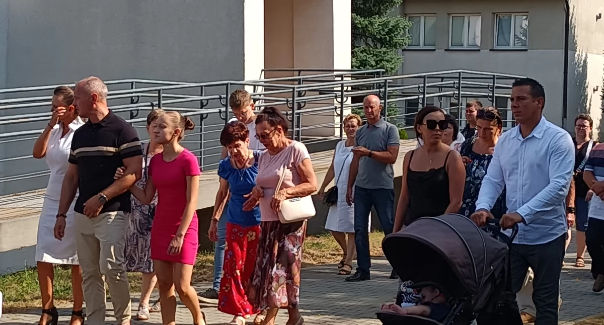 Odpust w parafii pw. Narodzenia NMP w Długoszynie - galeria zdjęć 