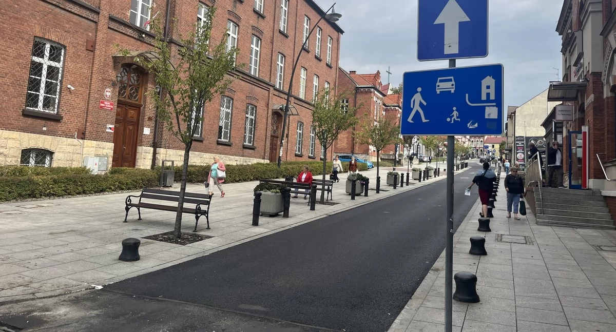 Kostkę brukową zastąpili asfaltem. Mieszkańcy zadowoleni
