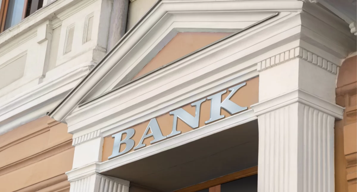 Bank ma prawo cię spytać o źródło twoich dochodów – dlaczego to robi?
