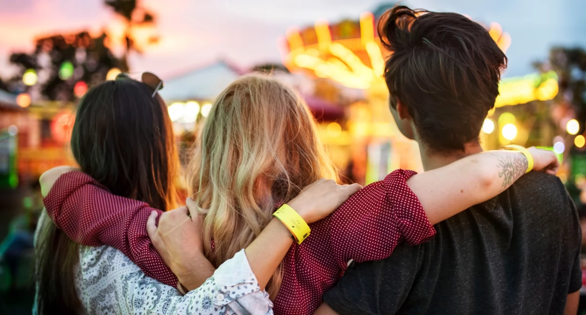 Dlaczego przenośne toalety są niezbędne na festiwalach?