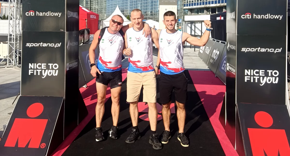 Z trudnościami do sukcesu. Triathloniści z Jaworzna pokonali dystans olimpijski