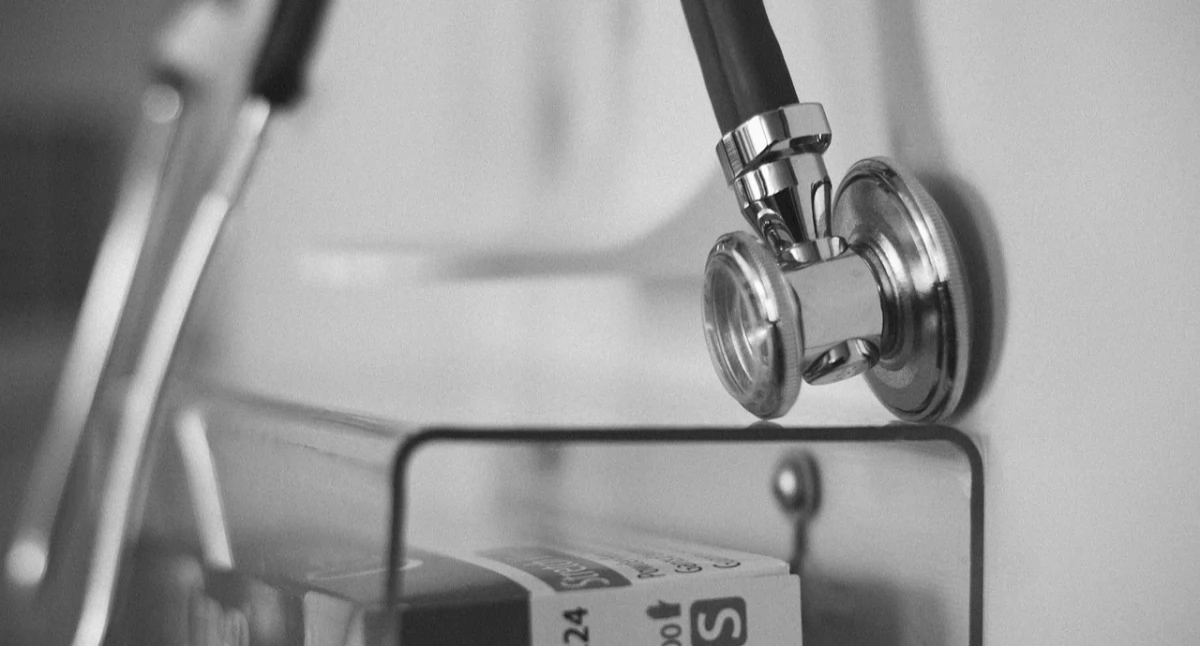 Test Oddechowy na Helicobacter pylori – Skuteczna Diagnostyka i Leczenie na LeczenieJelit.pl