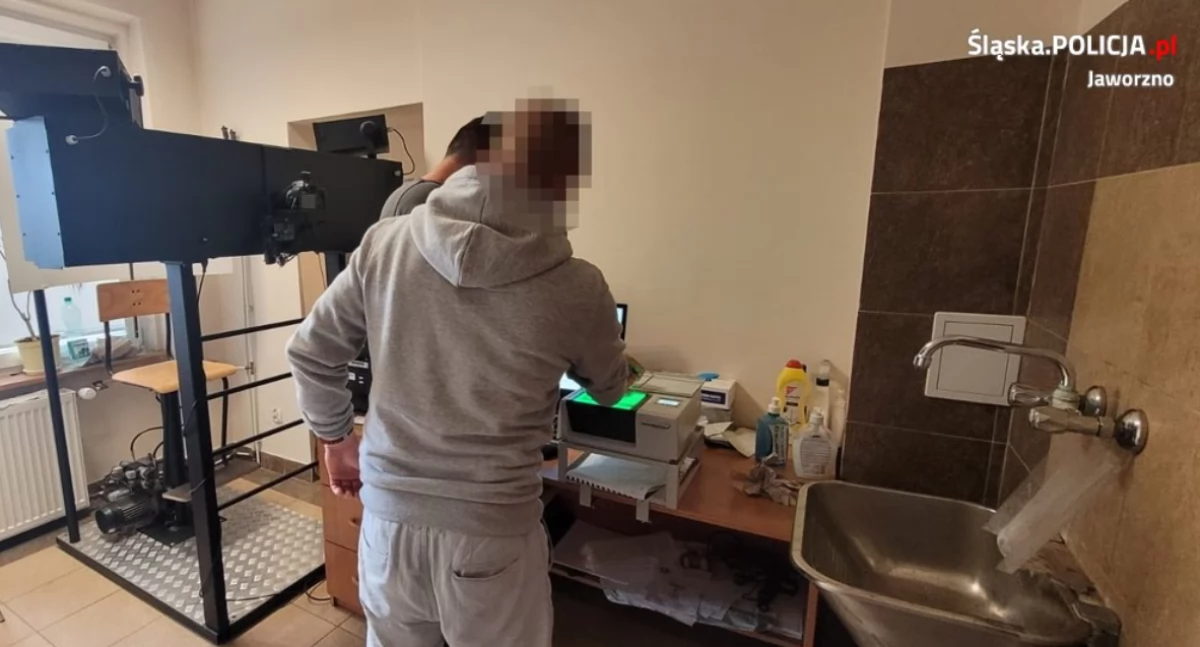 Zuchwała kradzież paliwa w Jaworznie - sprawca na kradzionych blachach wpadł w ręce policji