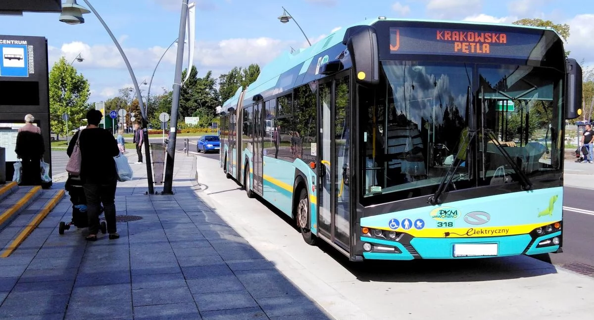 Niepunktualne autobusy, czyli ruletka na przystanku