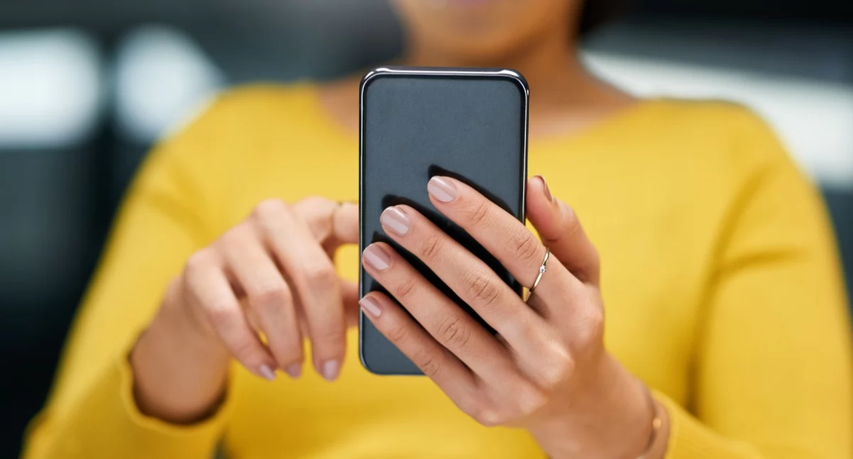 W internecie szerzy się ghosting scam. Żerują na zmarłych