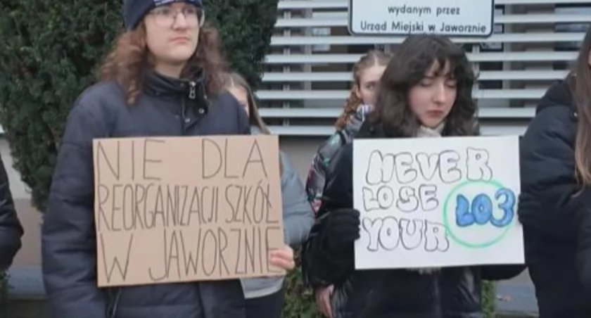 List otwarty: Apel o zachowanie Zespołu Szkół Ogólnokształcących im. Orła Białego w Jaworznie