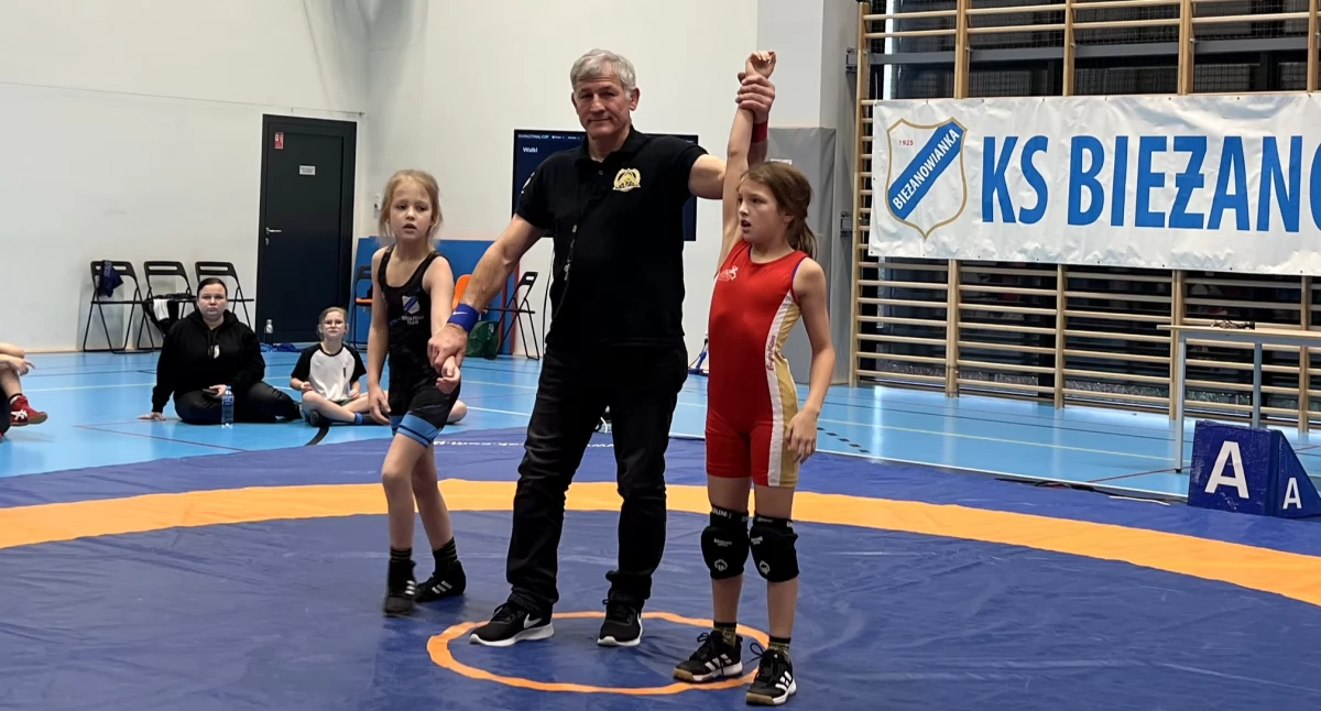 RODZEŃSTWO GUJA Z MEDALAMI W ZAPASACH