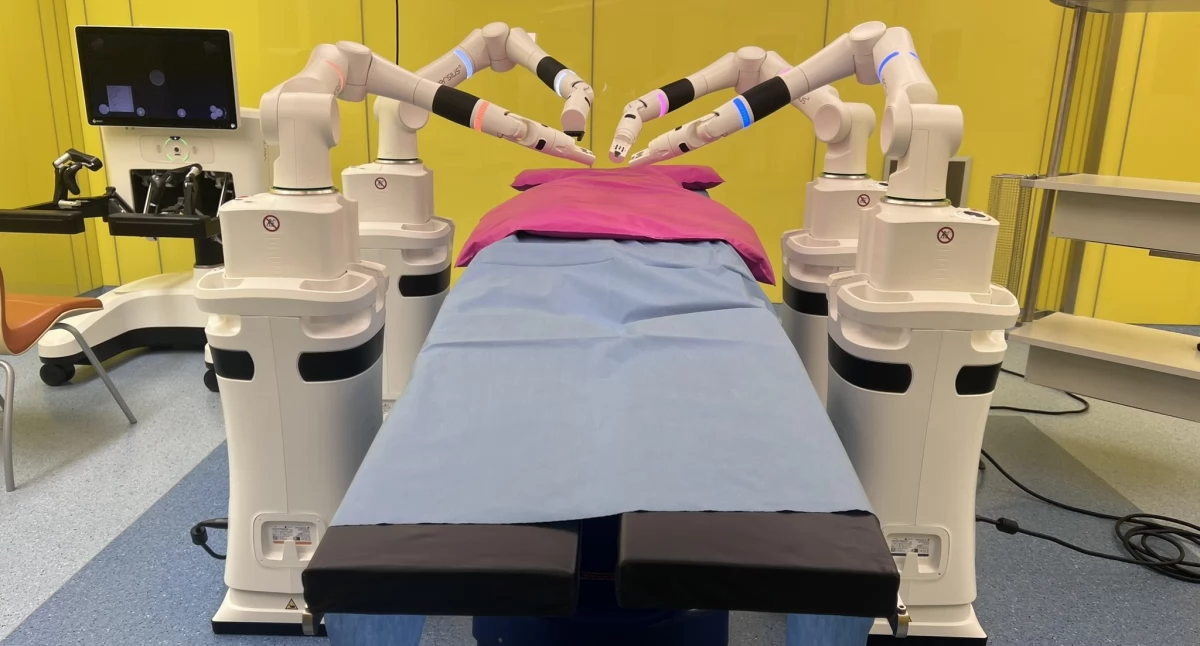 Robot operuje pacjentów w szpitalu w Sosnowcu