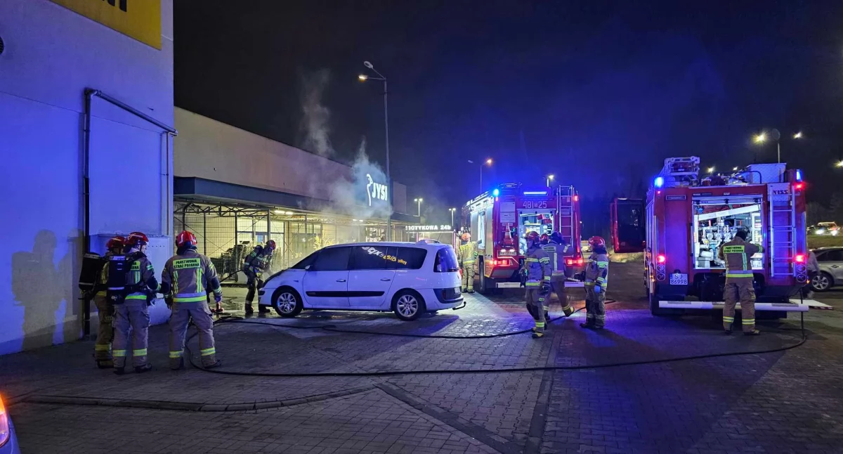 Pożar samochodu na Komunie