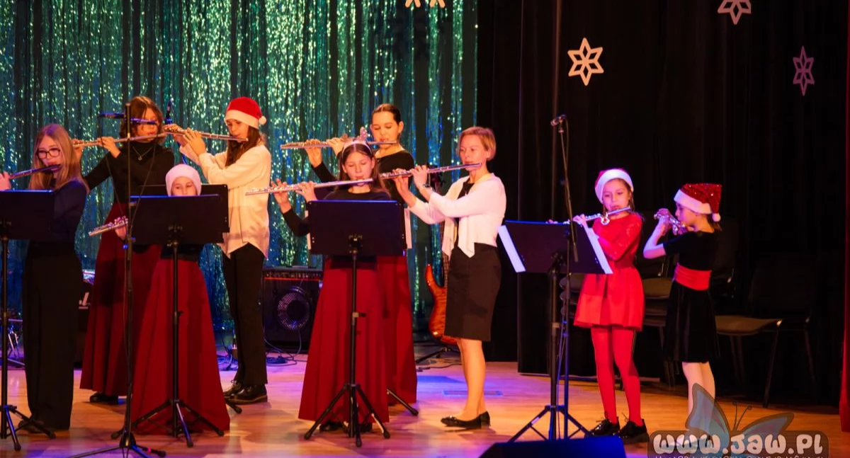 Świąteczny koncert jaworznickiej szkoły muzycznej i Młodzieżowego Domu Kultury