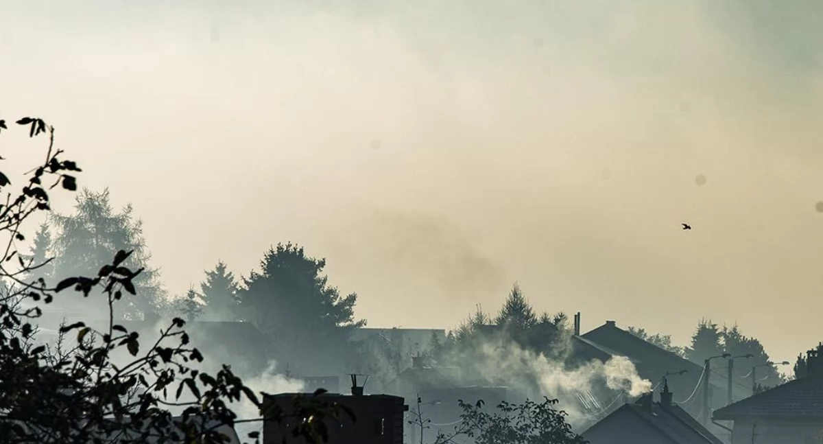 Alert RCB ostrzega przed smogiem. Zła jakość powietrza 28 grudnia