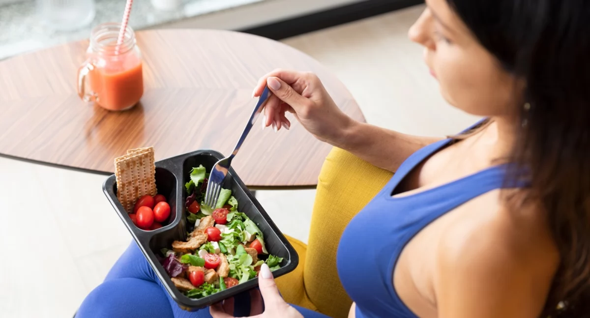 Catering dietetyczny dla zapracowanych – zdrowie, smak i wygoda w jednym