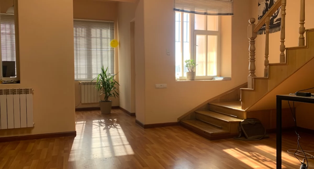 Jak dbać o panele podłogowe, by długo służyły?