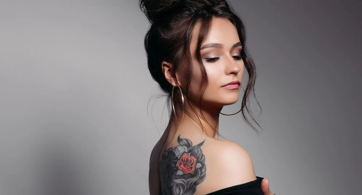 Tattoo butter – czym jest i jak stosować je w codziennej pielęgnacji skóry z tatuażami?