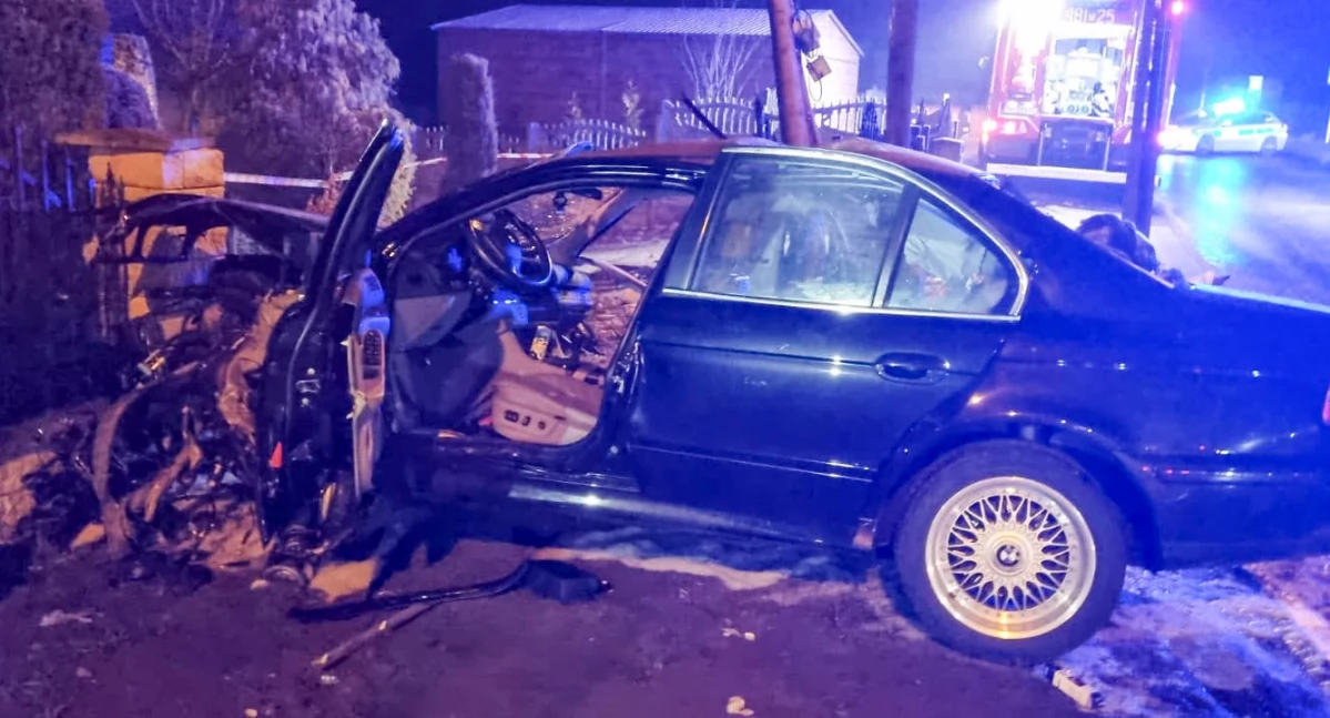 Poważny wypadek na ulicy Jesiennej. Cztery osoby ranne, jedna przetransportowana śmigłowcem
