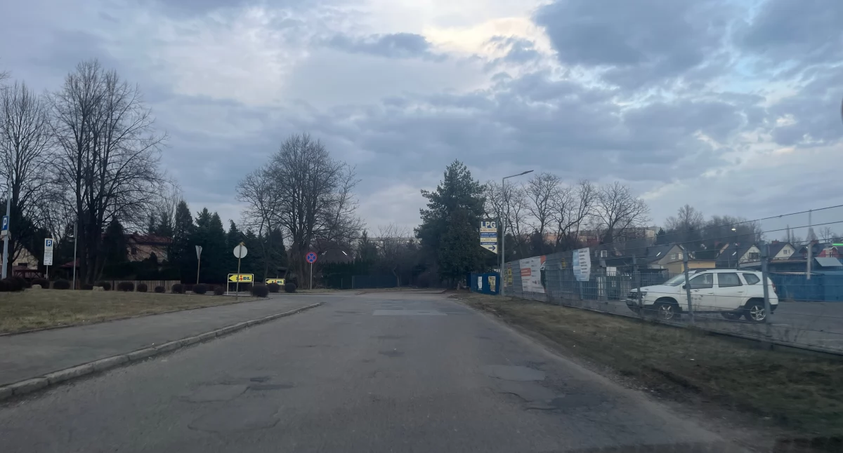 Zły stan drogi przy bazie PKM Jaworzno – mieszkańcy interweniują