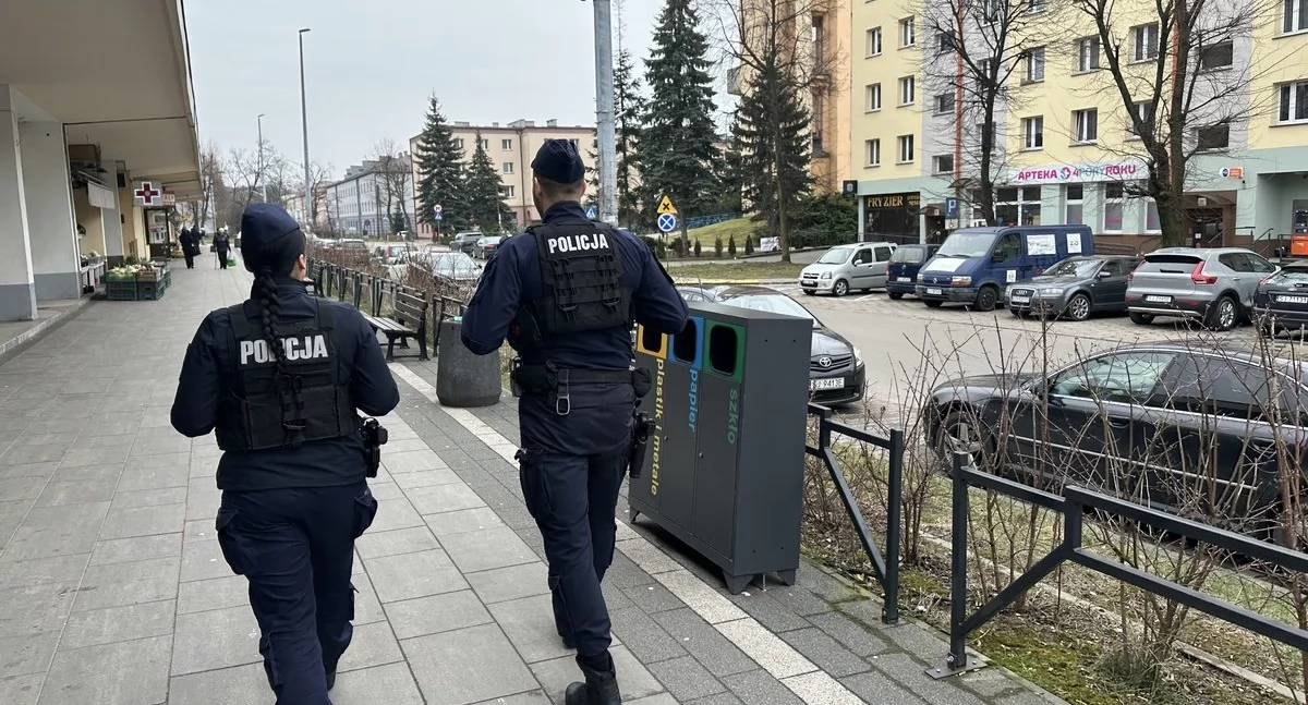 Policja zwiększa patrole, aby ograniczyć spożywanie alkoholu w miejscach publicznych