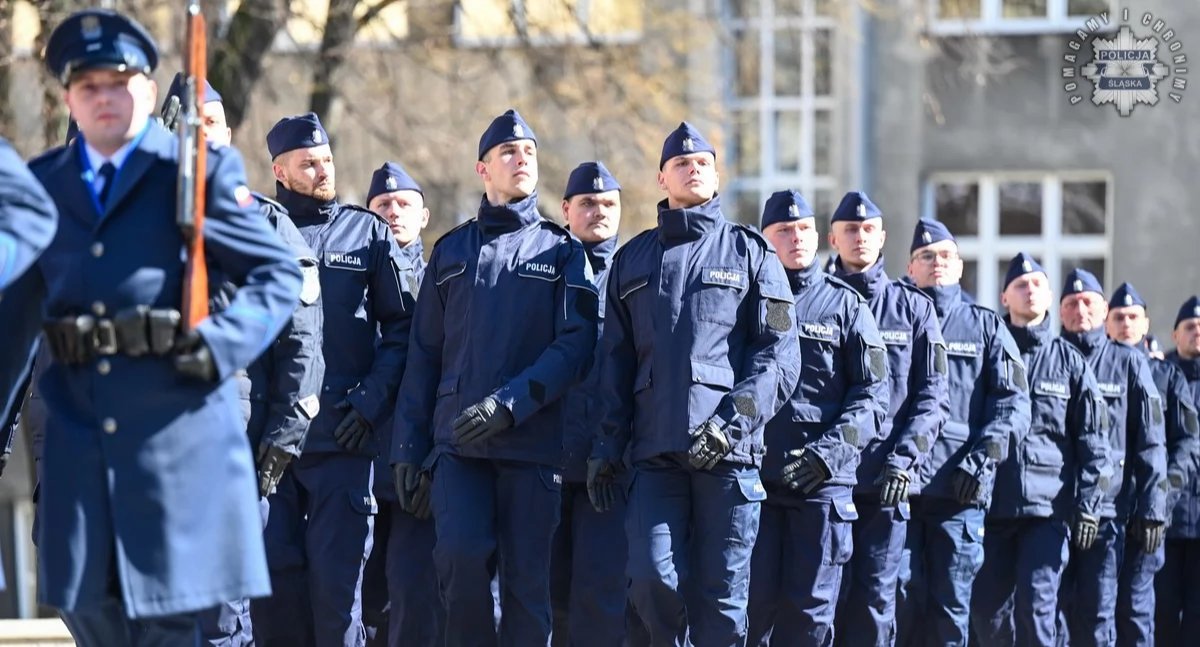 108 nowych policjantów wstąpiło do służby. Wśród nich 12 kobiet