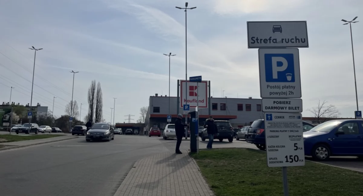 Mandat za parking przy sklepie - płacić czy nie płacić? 