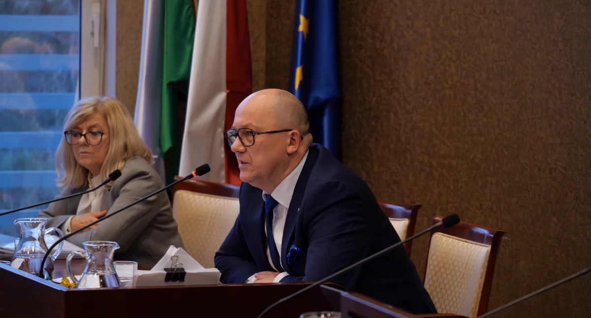 „Nie będziemy kwestionować waszej troski” – wiceprezydent Artur Dzikowski odpowiada matkom dzieci z niepełnosprawnościami