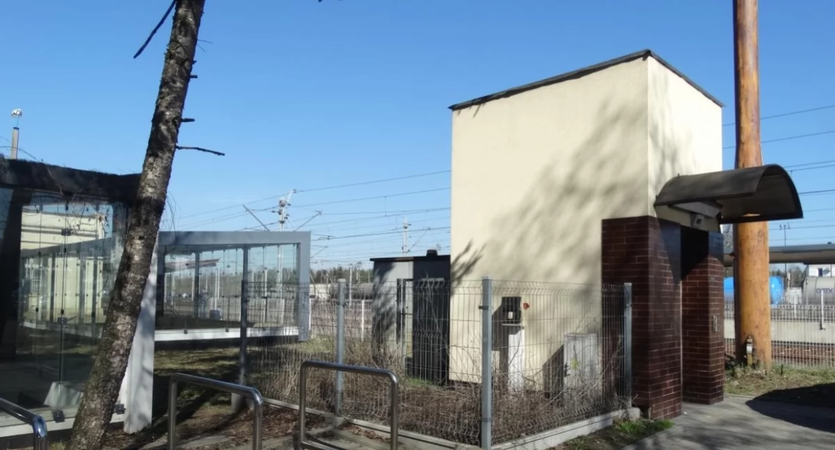 Windy na dworcu PKP w Szczakowej nie da się szybko naprawić. Powodem brak części z Ukrainy 