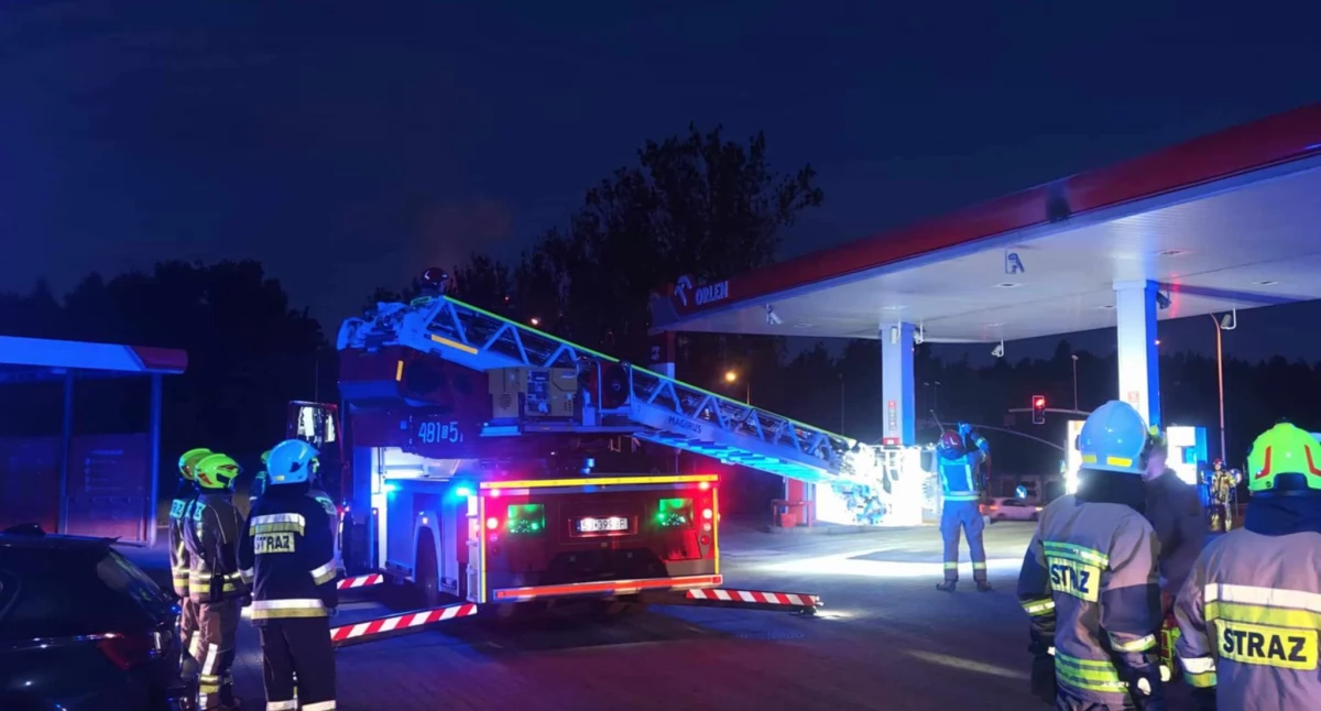 Pożar na Orlenie. Niebezpieczna sytuacja na stacji benzynowej