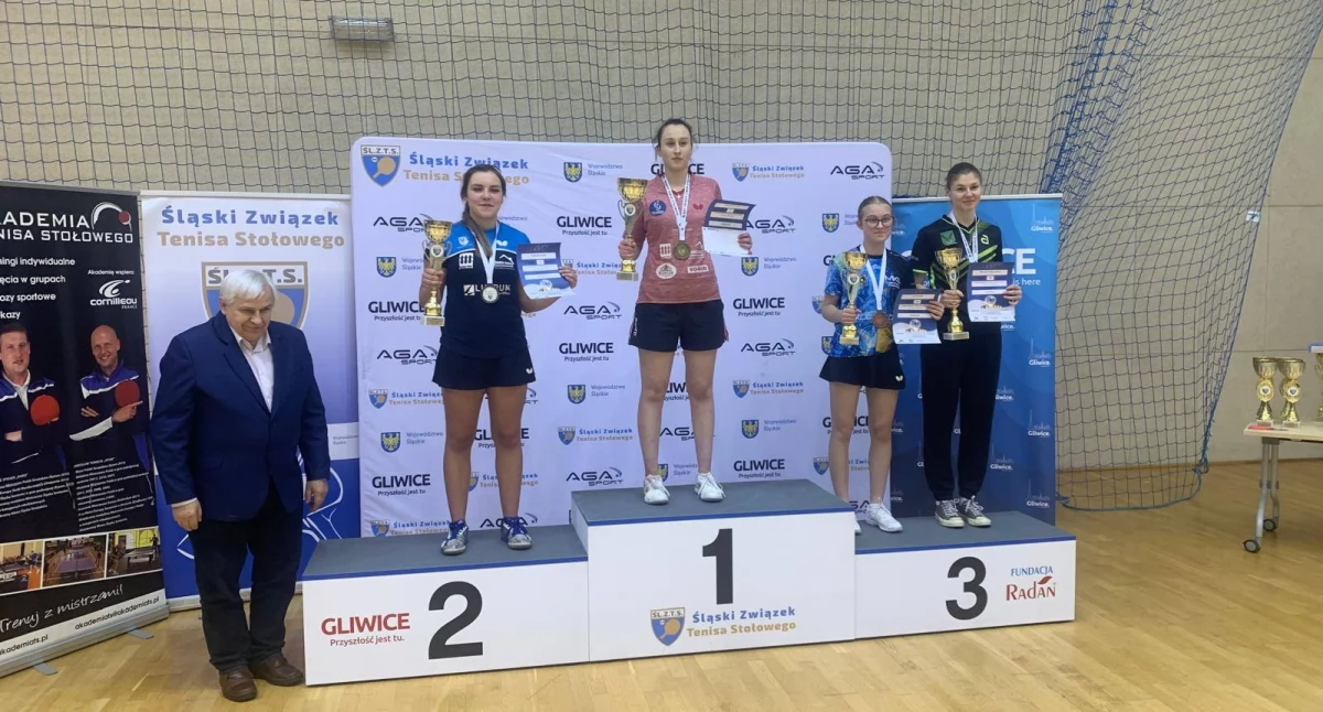 Julia Tomecka z KS Zgoda Byczyna z medalami Mistrzostwach Śląska Seniorów