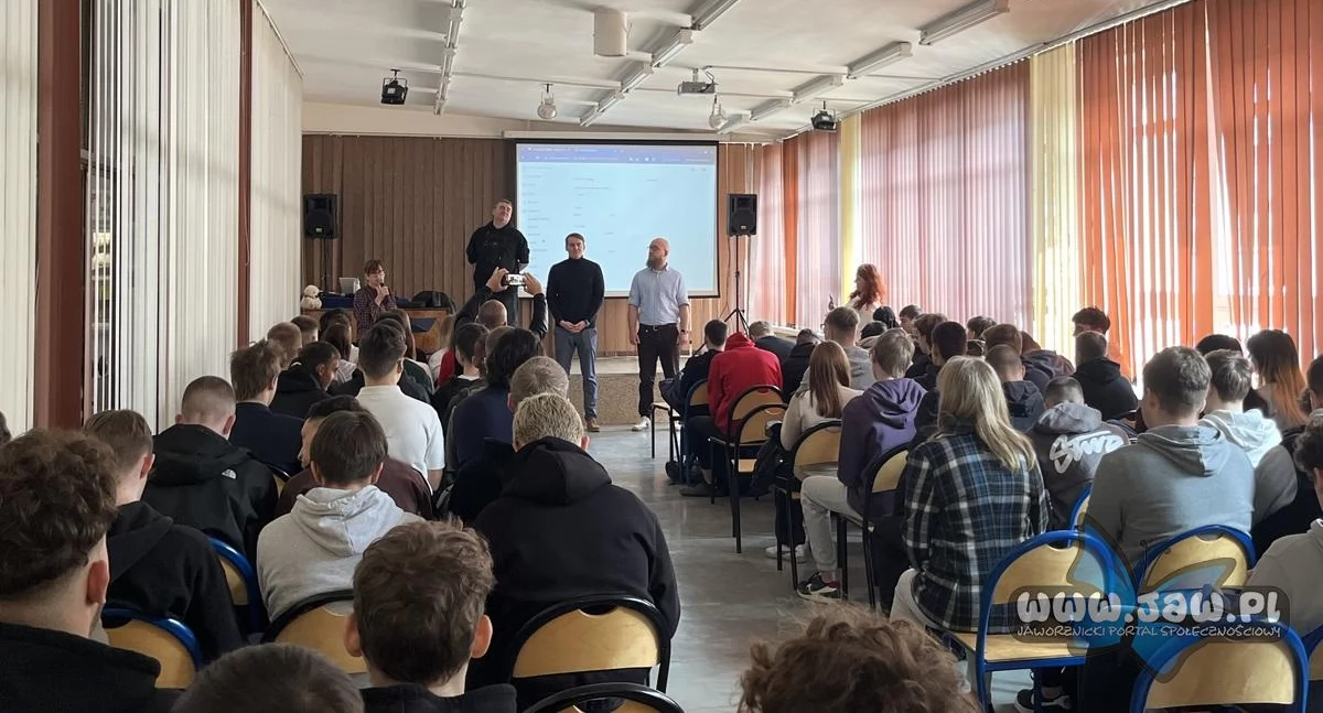 Jaworznickie Dni Bezpieczeństwa - technologia, gry i symulatory, czyli o bezpieczeństwie na serio i na luzie