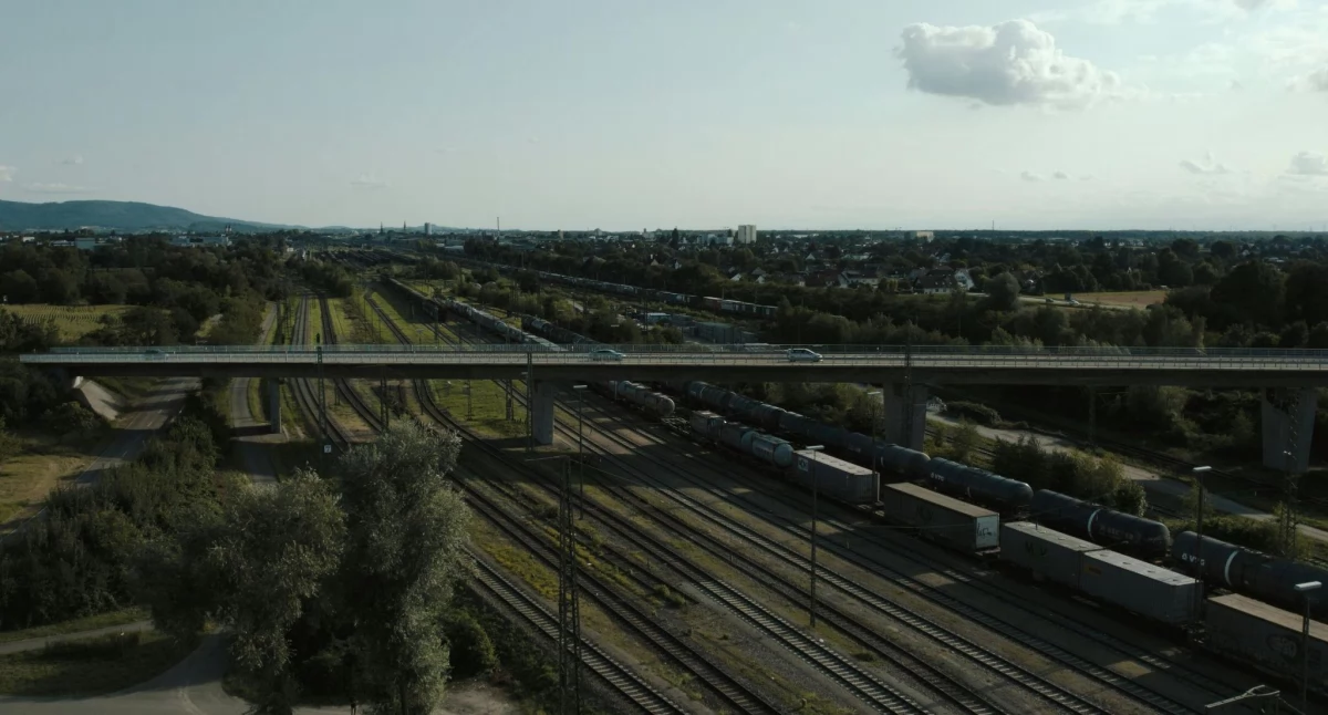 Trasy pociągów i wskazówki dotyczące wieczornego wyjścia z grami w Poznaniu