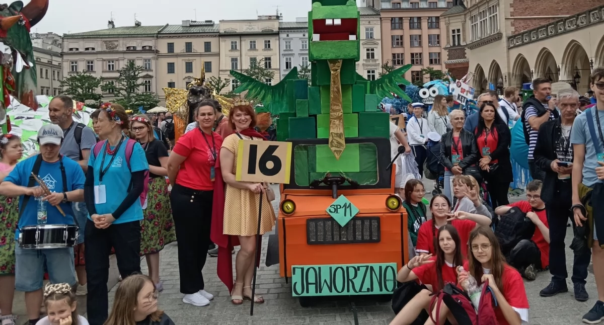 Szkoła Podstawowa nr 11 na Wielkiej Paradzie Smoków w Krakowie