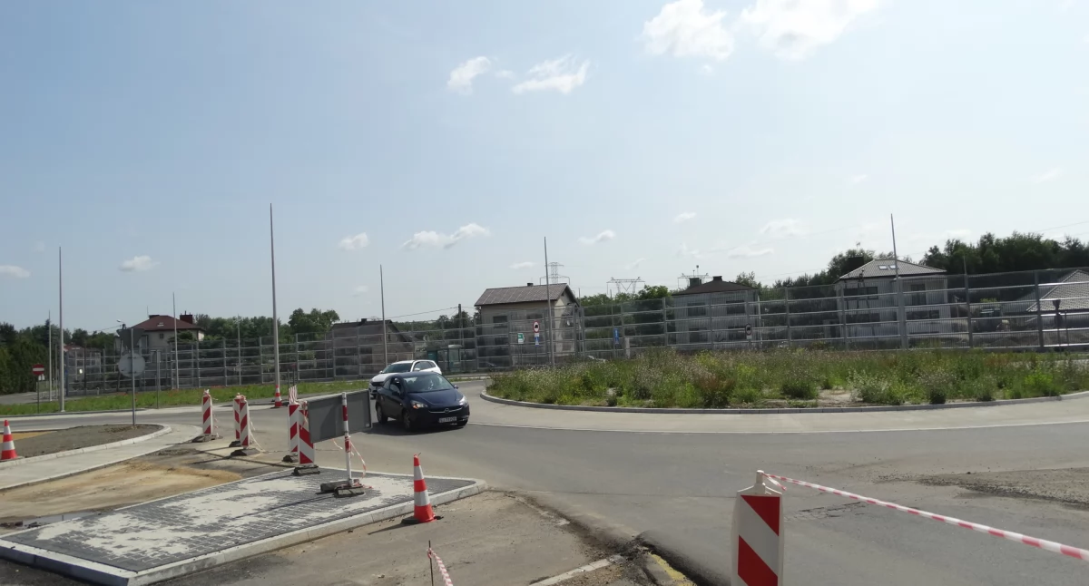 Rondo na Niedzieliskach znów przejezdne – kierowcy wracają na trasę