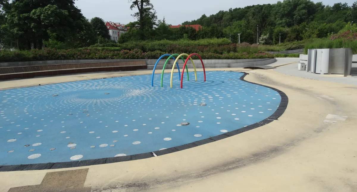 Wodny plac zabaw zamknięty – gdzie się ochłodzić latem?